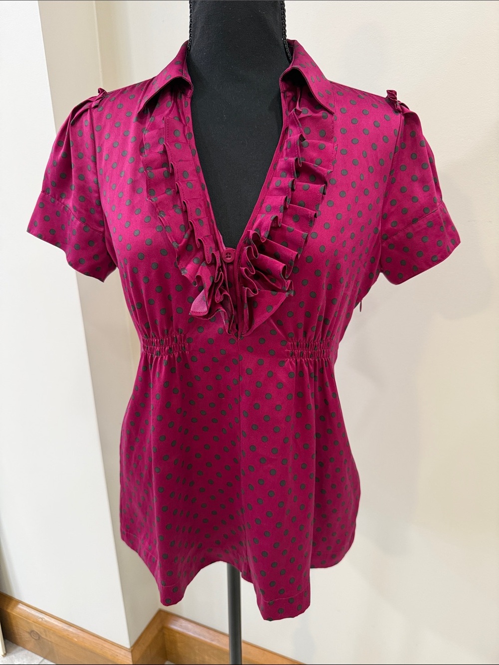 Banana Republic Y2K wine polka dot and ruffle top blouse size 4